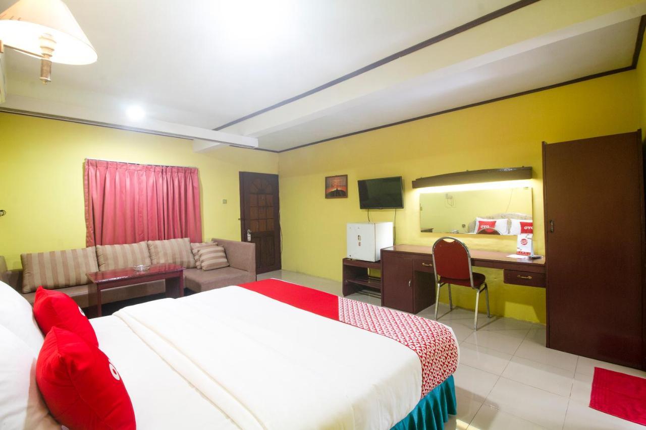 Oyo 3104 Wisata Hotel Ambon Exterior photo