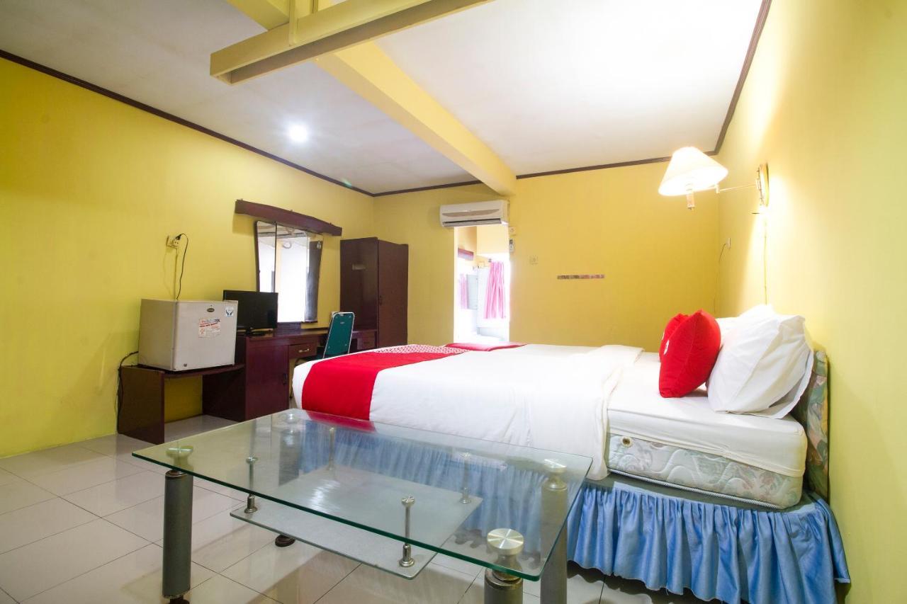 Oyo 3104 Wisata Hotel Ambon Exterior photo